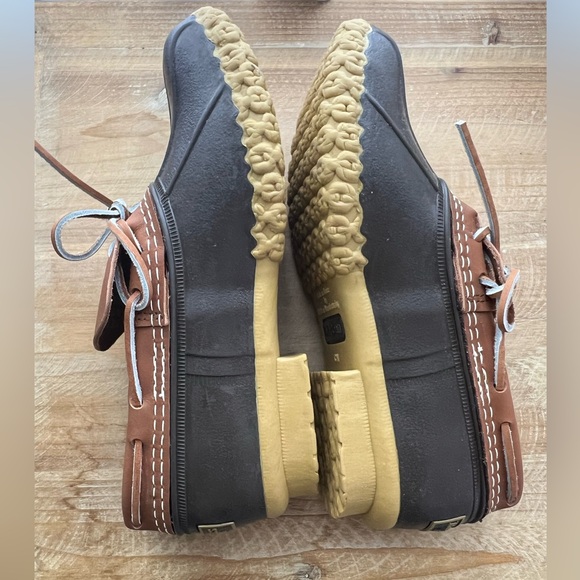 New Women's Bean Boots, Rubber Moc Size 7, recommended for an 8 - Picture 6 of 10